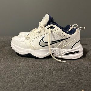 Nike Air Monarch IV Mens 9